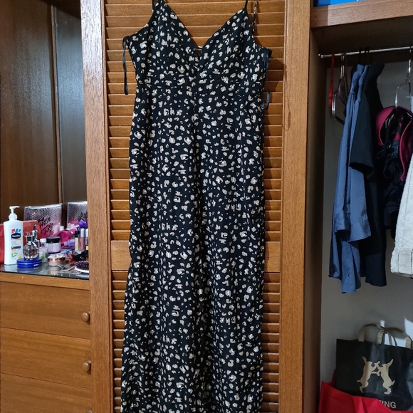 Jumpsuit - Picture 2 of 8